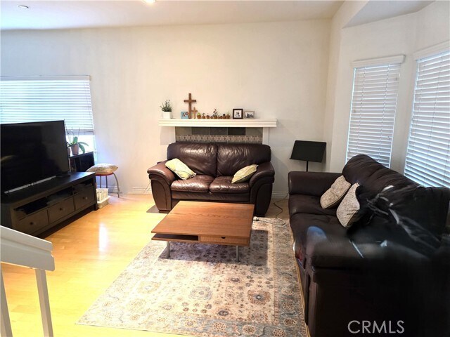 Building Photo - 388 Fallingstar