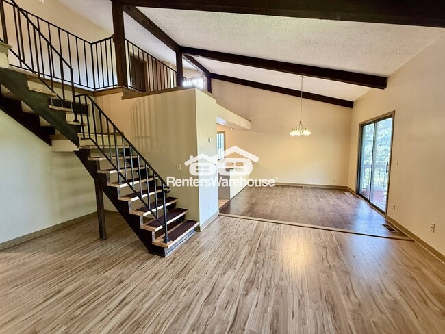 Building Photo - 14320 Fairway Dr