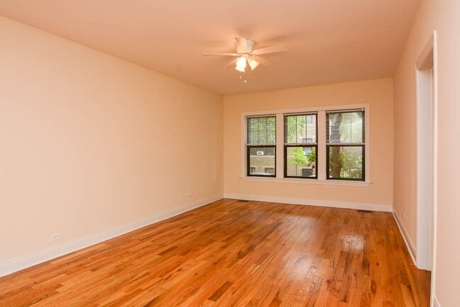 Foto del edificio - 635.5 W Cornelia Ave