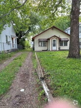 Building Photo - 2706 SE Kentucky Ave