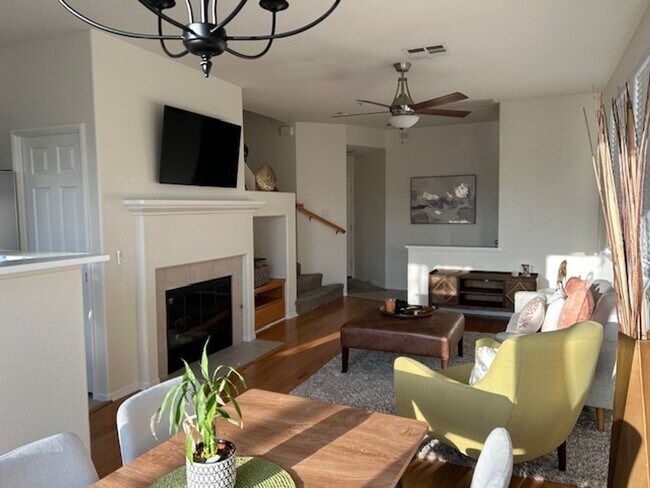 Building Photo - Impressive 2 Story, 2 Bedroom 2.5 Bath tow...