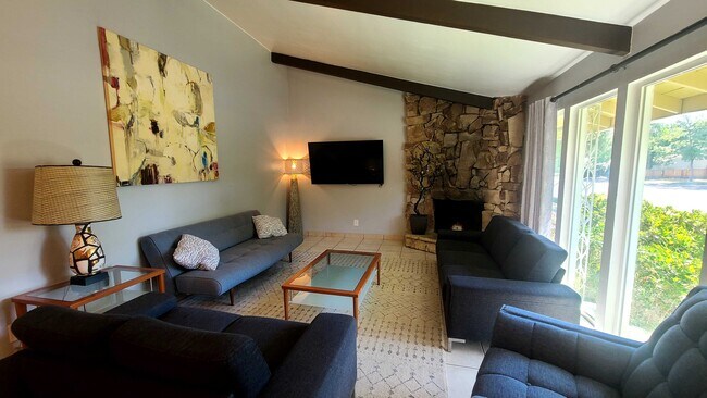 Building Photo - 6712 Gloria Dr