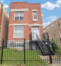 Building Photo - 2638 W Adams St