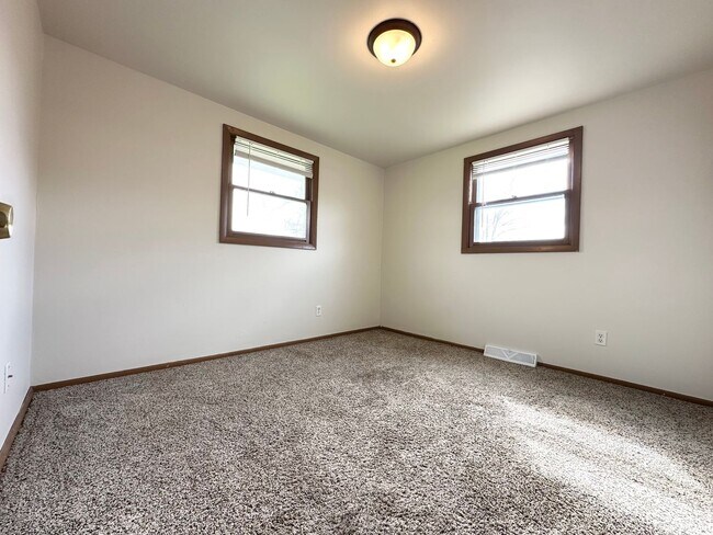 Building Photo - 2652 Sherry Ln