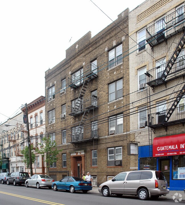 429 61st St, West New York, NJ 07093 Apartments West New York, NJ