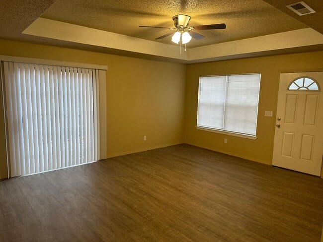 Photo - 142-144 Northaven Apartment