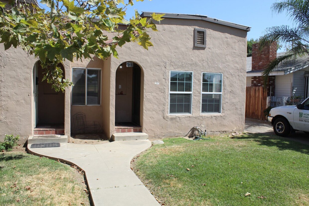 Foto principal - 346-348 W Morton Ave
