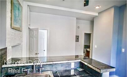 Foto principal - 119 Weirfield St