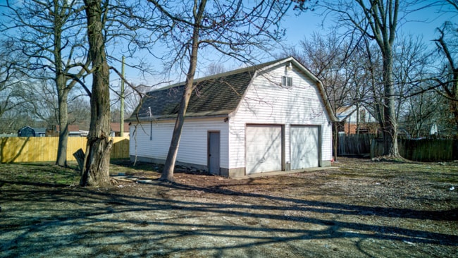 Building Photo - 8810 Beechwood Ave