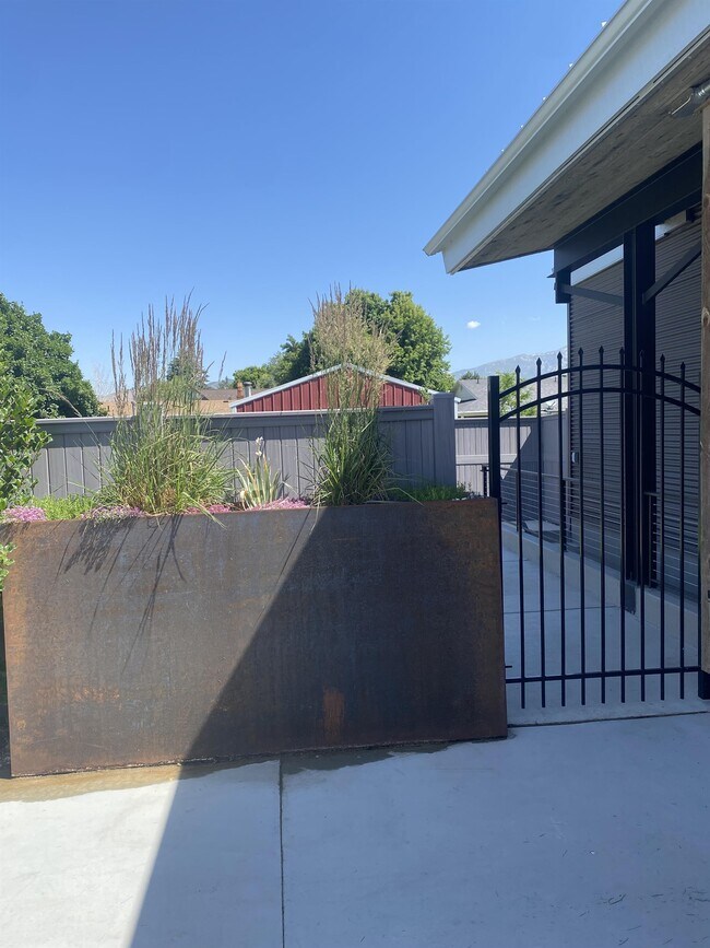 Building Photo - 219 E 360 S
