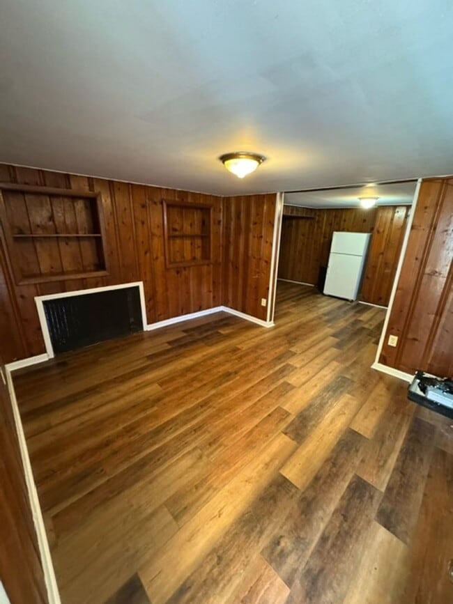 Building Photo - 216 N Charles St