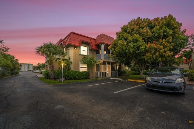 Foto del edificio - 495 SE 8th St