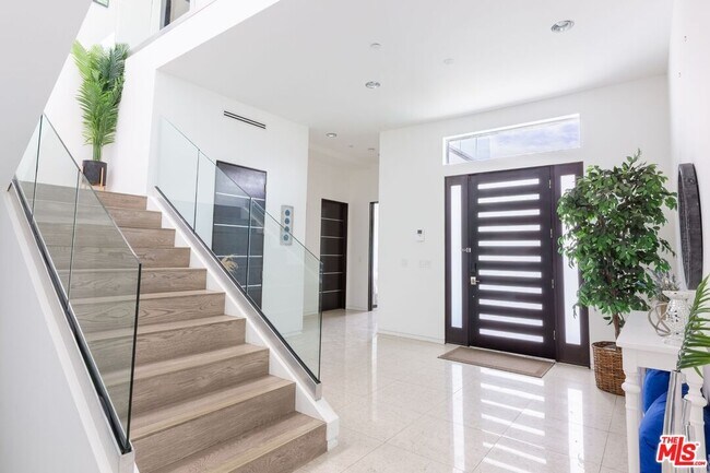 Foto del edificio - 12148 Travis St