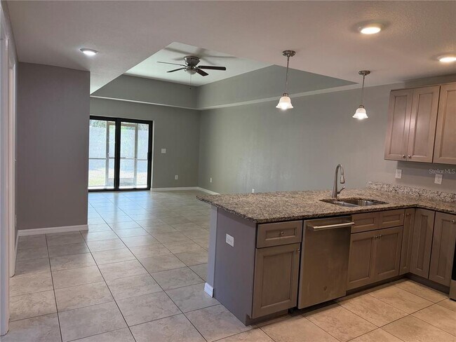 Foto del edificio - 17107 Thompson Ave