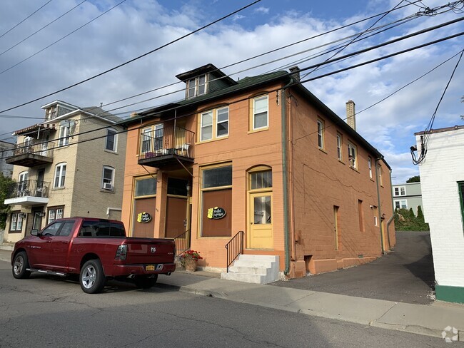 Building Photo - 116 Oak Hill Ave