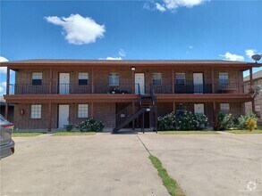 Building Photo - 512 Gastel Cir