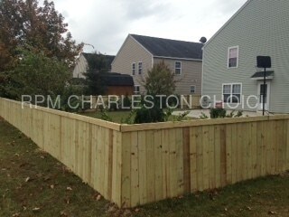 Foto del edificio - 1007 Briar Rose Ln