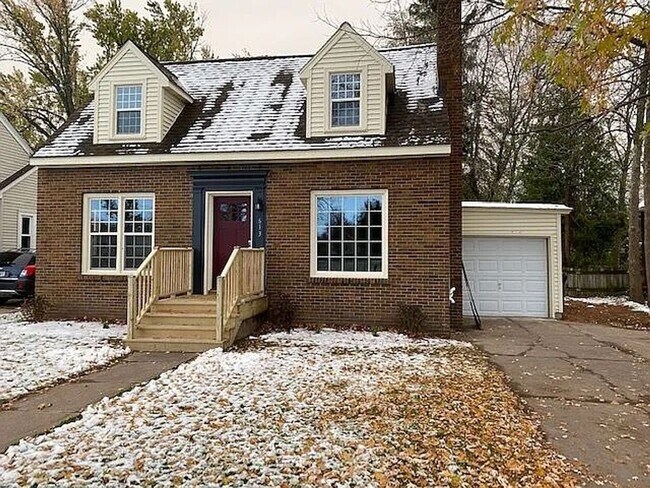 Foto del edificio - Click the “Apply Now” button or email wapmrentals@gmail.com for a prompt response.