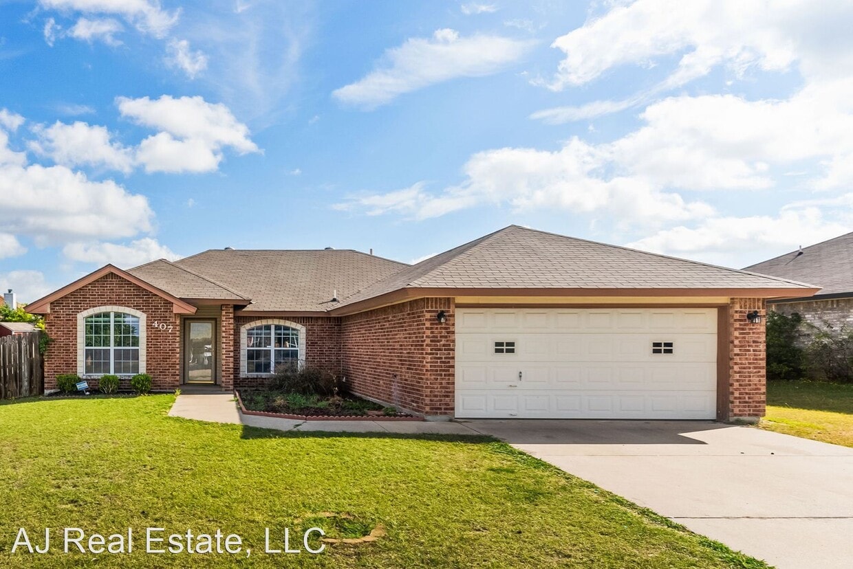 Primary Photo - 3 br, 2 bath House - 407 Abu Bakar Drive