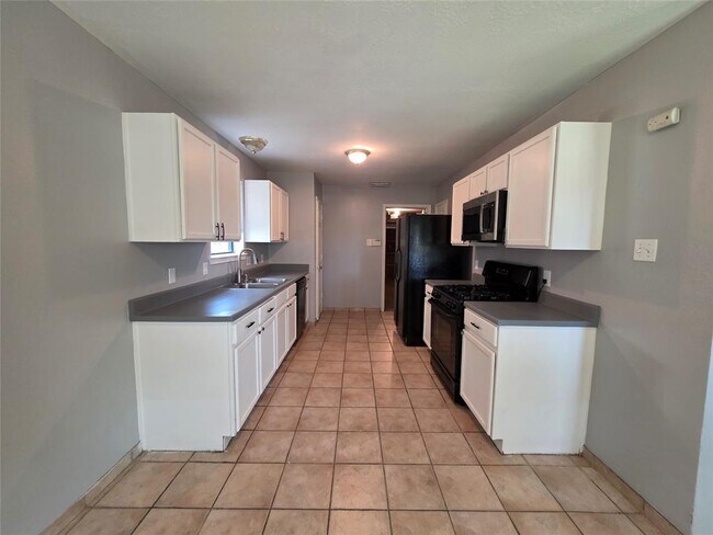 Foto del edificio - 10242 Revelstoke Dr