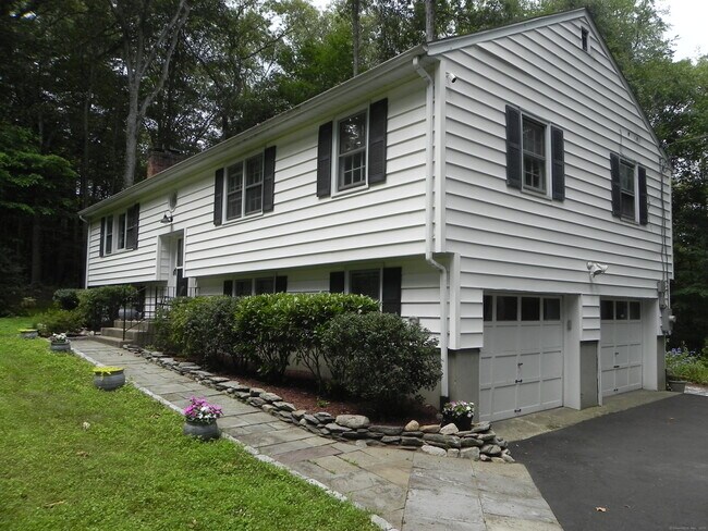 Foto del edificio - 24 Birchside Dr