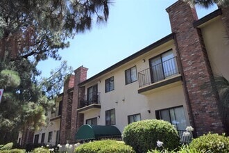 Building Photo - 17122 Chatsworth St