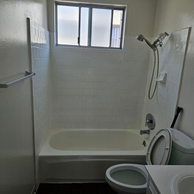 Foto del edificio - 8809 Etiwanda Ave
