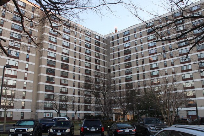 Building Photo - 4600 Duke St