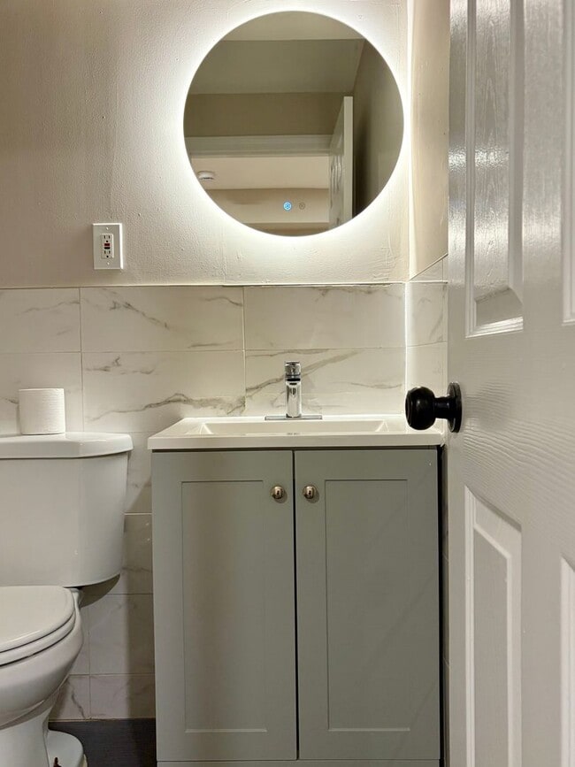 Building Photo - 172 Seymour Ave