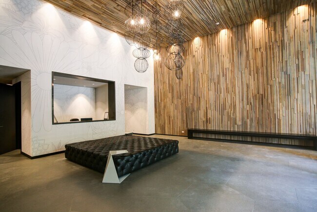 Building Photo - 156-156 Portland St