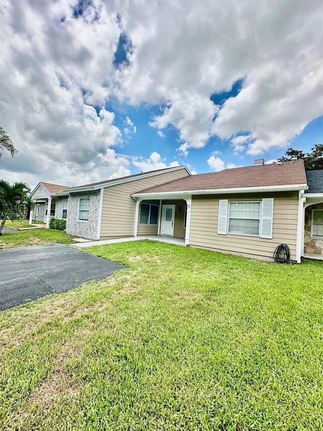 Building Photo - 14530 SW 142nd Ct Cir