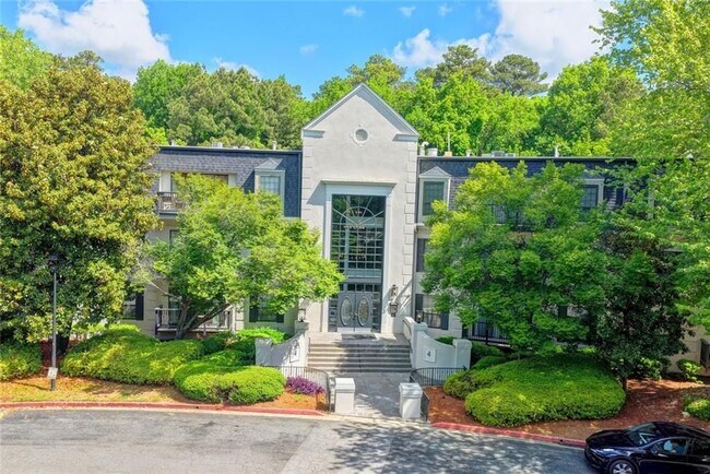 Foto del edificio - 4101 Pine Heights Dr NE