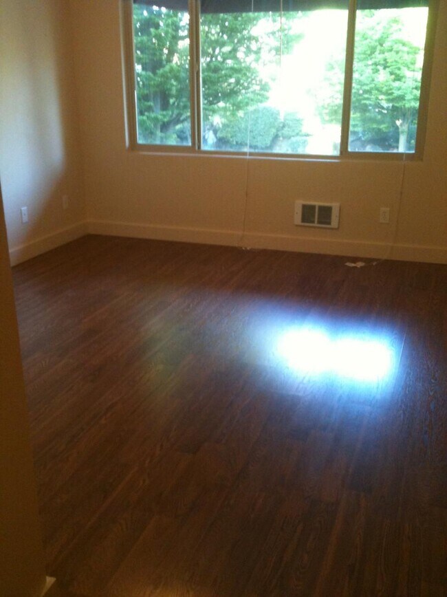 Foto del edificio - Westwood Apartment