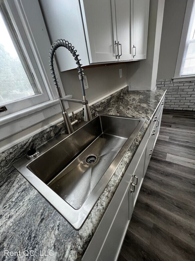 Foto del edificio - 4 br, 1 bath House - 1225 12th Avenue