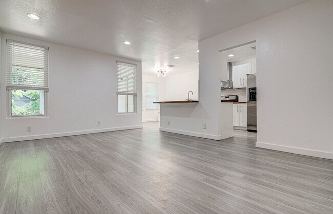Building Photo - Charming 3-Bedroom, 2-Bath Home with Tons ...