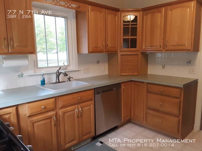 Building Photo - Beautiful 3 Bedroom Fruitport Home