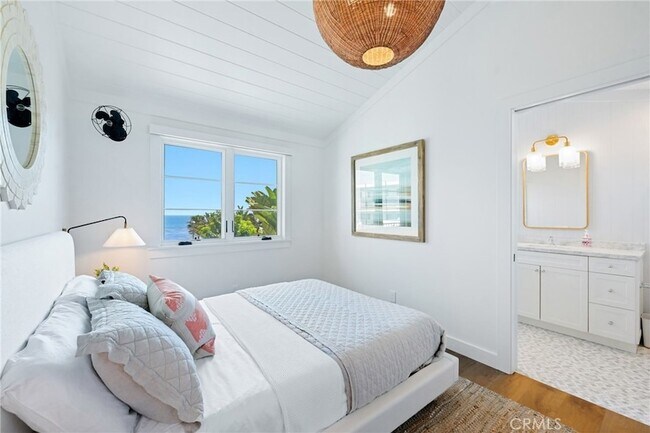 Foto del edificio - 360 Cliff Dr