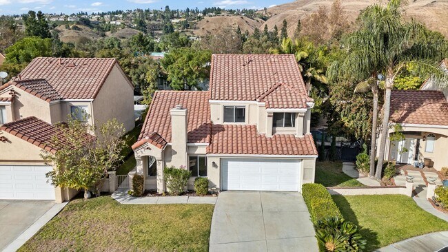 Foto del edificio - Charming 4-Bedroom Home with Stunning Views in Yorba Linda | AVAILABLE NOW
