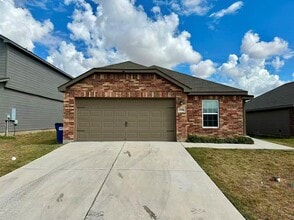 Building Photo - 17916 Speculator Ln