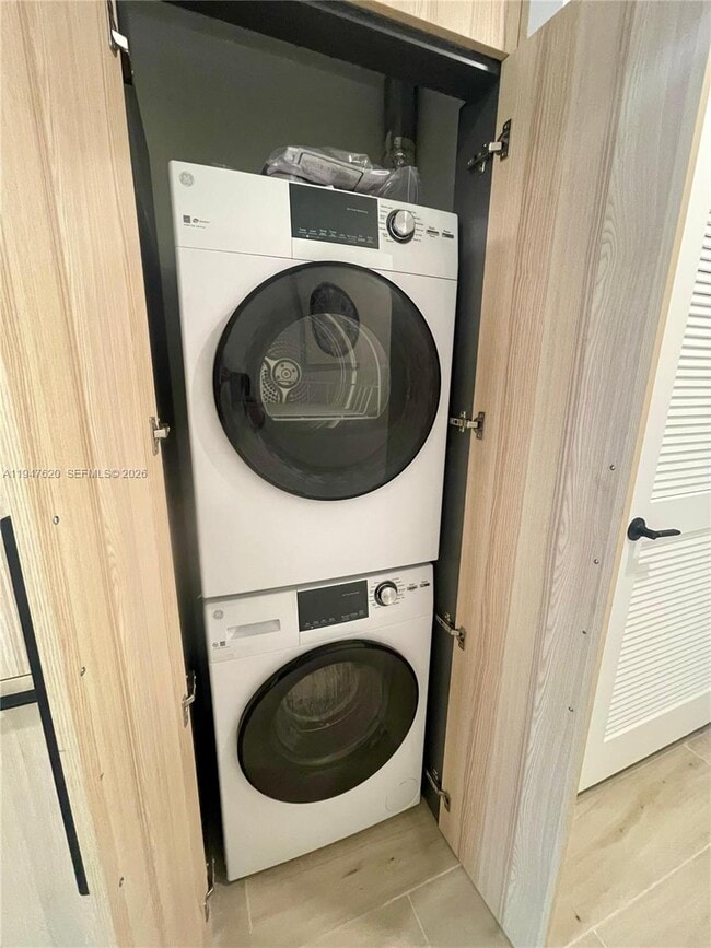 Foto del edificio - 225 N Miami Ave