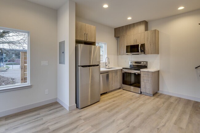 Foto del edificio - Beautiful 2 bed 2 bath townhouse!