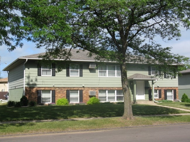Building Photo - Chester Estates