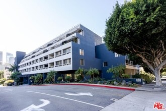Building Photo - 880 W 1st St