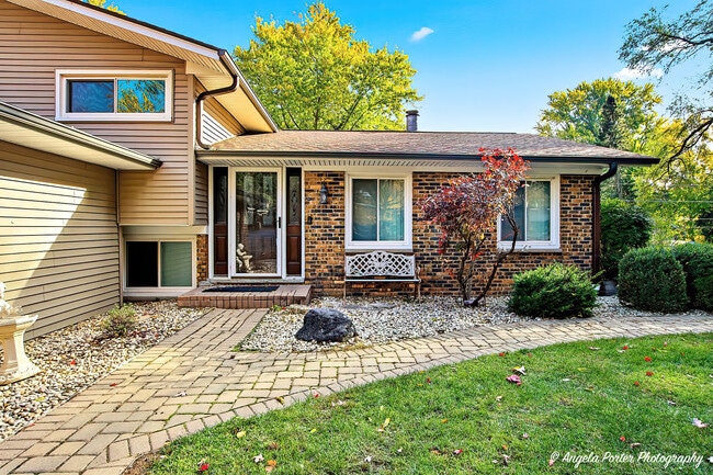 Building Photo - 34679 N Hiawatha Trl