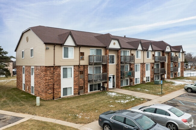 Building Photo - Residences at Grand Blanc