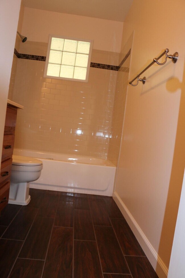 Foto del edificio - 5569 Bluegrass Way