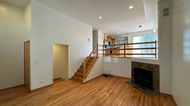 Building Photo - 4919 W Gunnison St