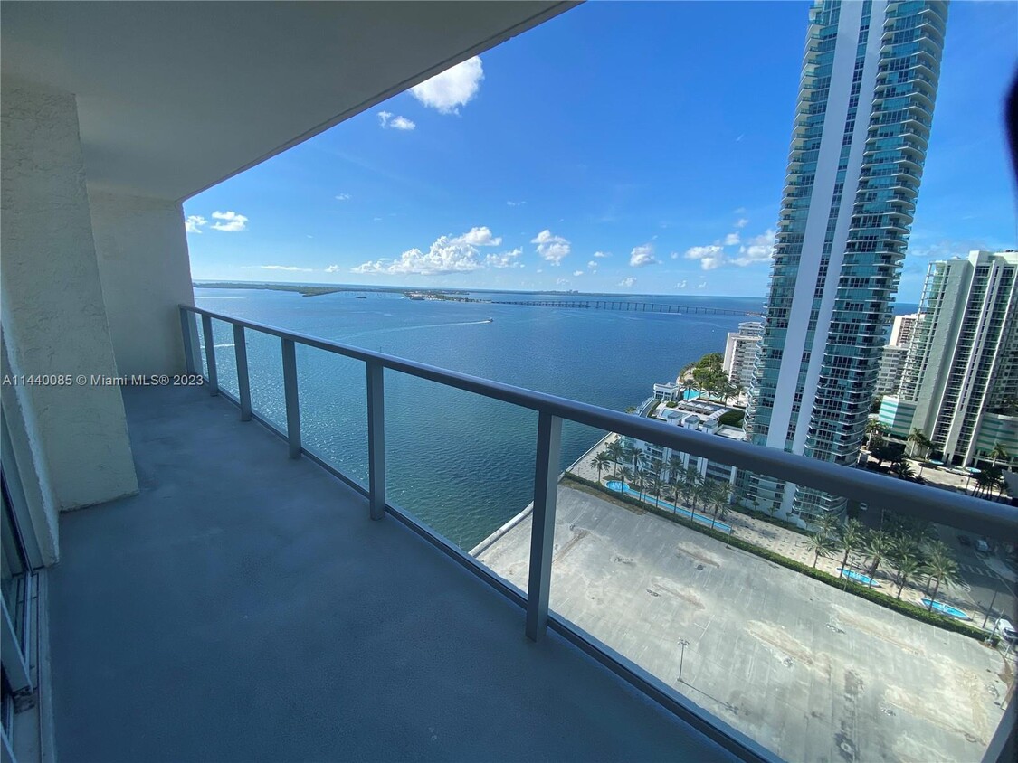 Foto principal - 1155 Brickell Bay Dr