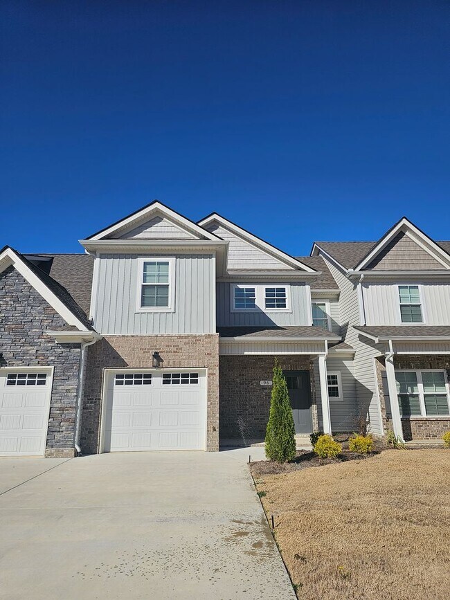 Building Photo - RECENT BUILD TOWNHOME - LUXURY IN THE CENT...