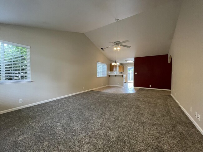 Building Photo - 3051 Snowbird Dr